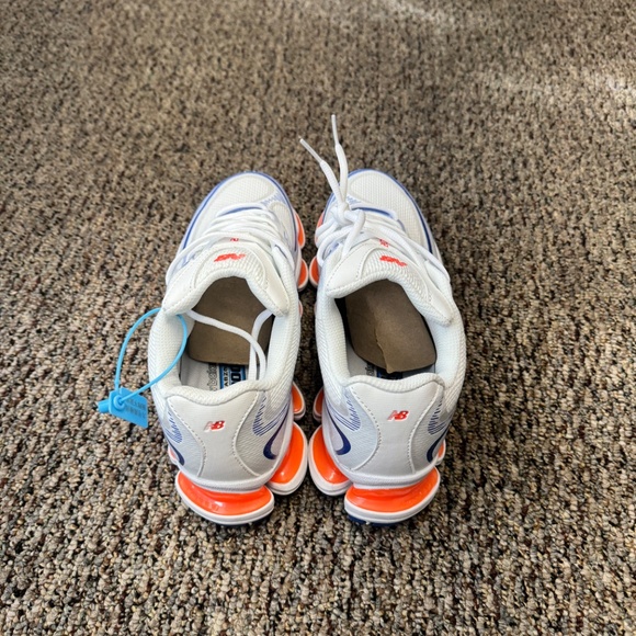 New Balance 200 - Picture 3 of 5